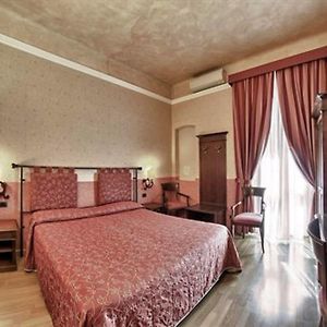 Kamer met een Queen Size Bed